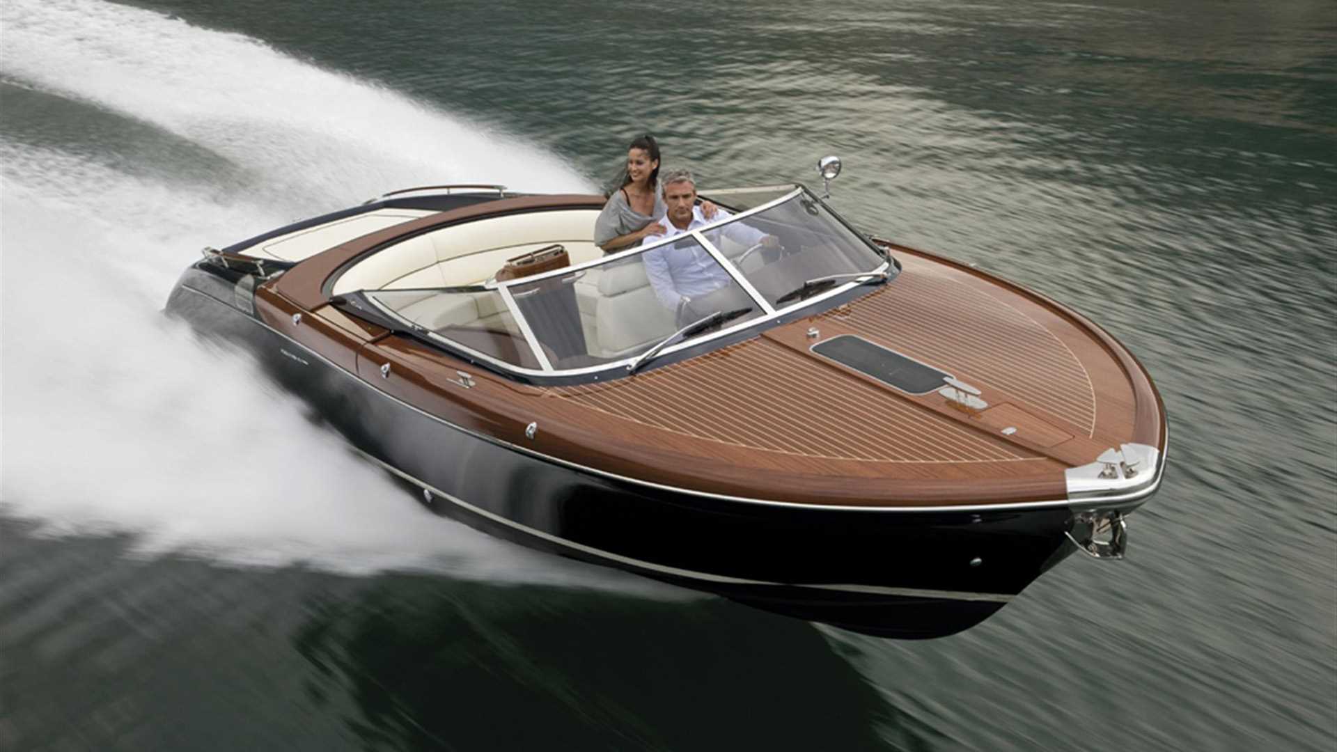 Riva Aquariva Super Motorboote und Neuboote kaufen
