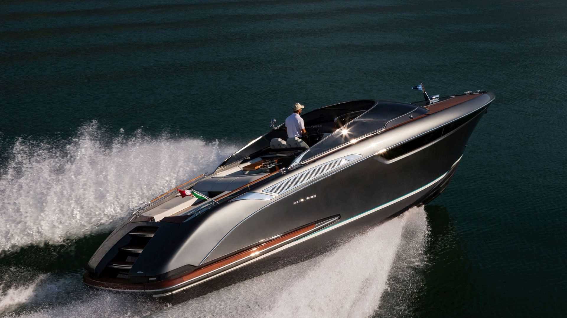 Die neuen Riva Rivamare Motorboote und Neuboote kaufen