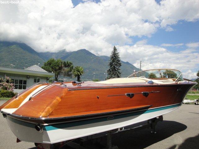 Riva Yacht gebrauch kaufen und finanzieren. Hier: Riva Aquarama