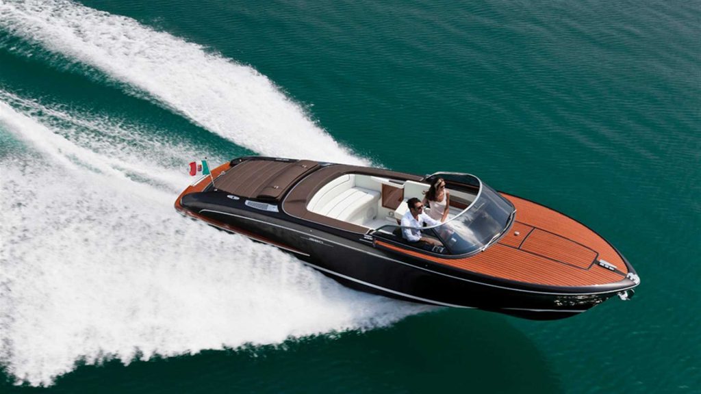 Riva Yacht kaufen. Hier: Riva Iseo